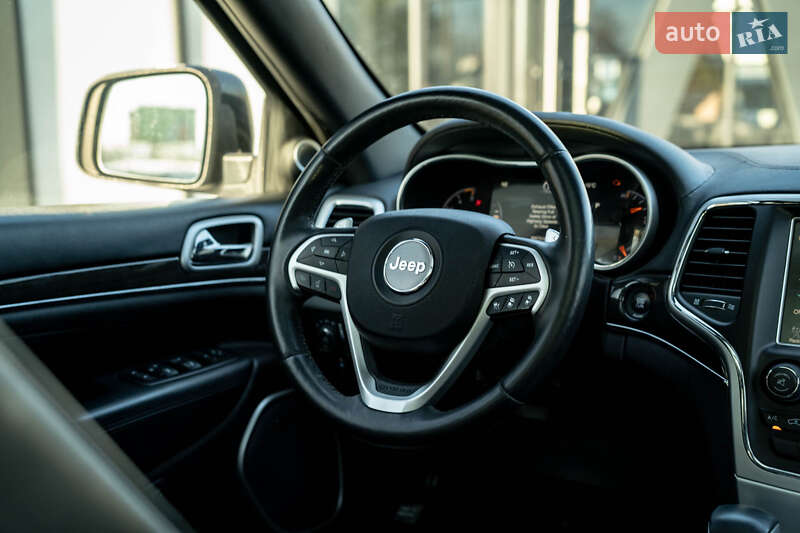 Внедорожник / Кроссовер Jeep Grand Cherokee 2016 в Черновцах фото 23 Внедорожник / Кроссовер Jeep Grand Cherokee 2016 в Черновцах