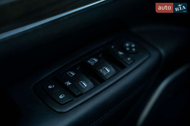 Внедорожник / Кроссовер Jeep Grand Cherokee 2016 в Черновцах фото 19 Внедорожник / Кроссовер Jeep Grand Cherokee 2016 в Черновцах