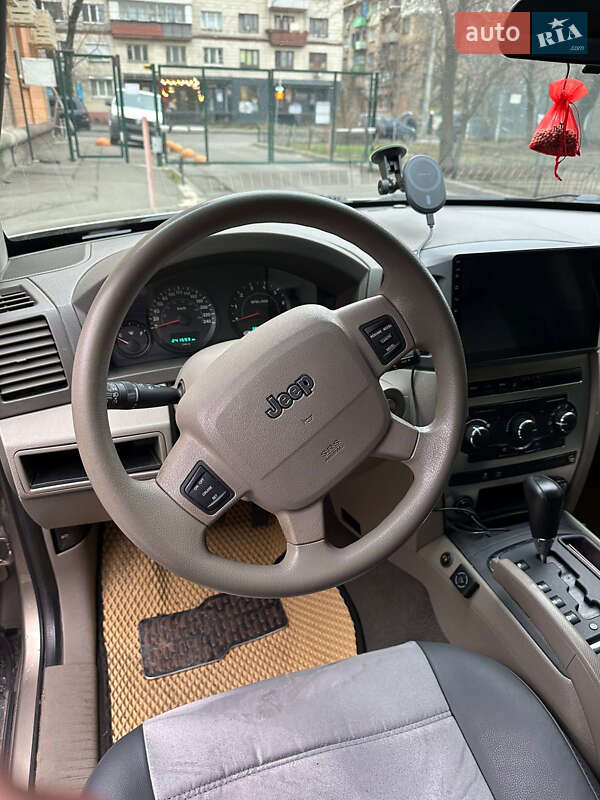 Внедорожник / Кроссовер Jeep Grand Cherokee 2005 в Киеве