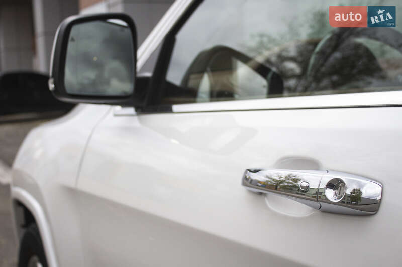 Внедорожник / Кроссовер Jeep Grand Cherokee 2019 в Киеве фото 36 Внедорожник / Кроссовер Jeep Grand Cherokee 2019 в Киеве