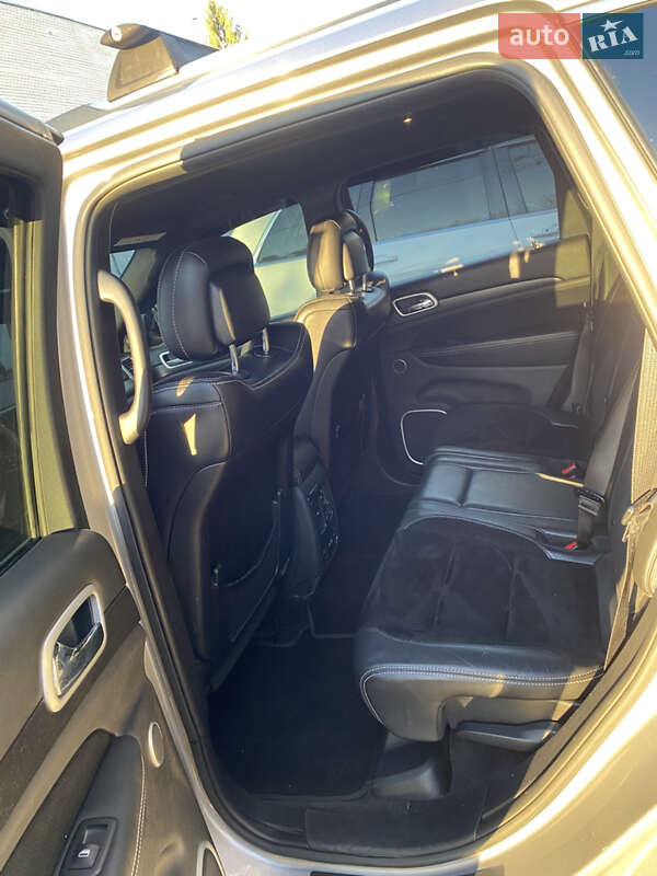 Внедорожник / Кроссовер Jeep Grand Cherokee 2016 в Хмельницком