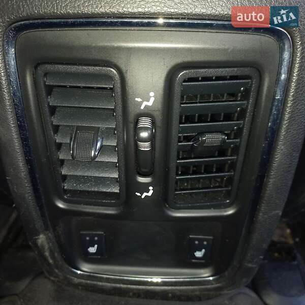 Внедорожник / Кроссовер Jeep Grand Cherokee 2011 в Львове