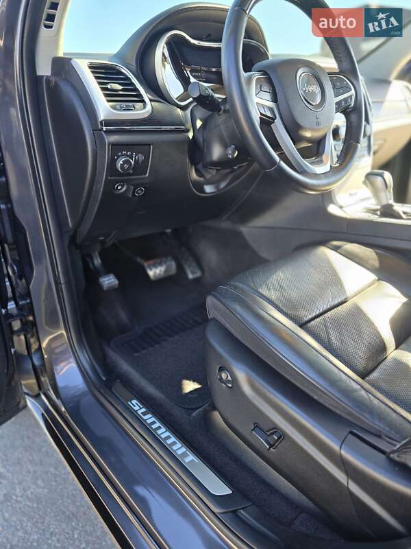 Внедорожник / Кроссовер Jeep Grand Cherokee 2018 в Киеве фото 42 Внедорожник / Кроссовер Jeep Grand Cherokee 2018 в Киеве