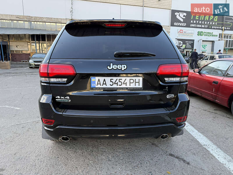 Внедорожник / Кроссовер Jeep Grand Cherokee 2015 в Киеве