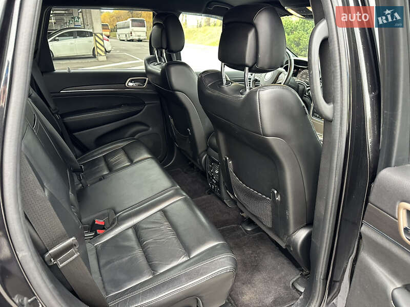 Внедорожник / Кроссовер Jeep Grand Cherokee 2016 в Киеве фото 23 Внедорожник / Кроссовер Jeep Grand Cherokee 2016 в Киеве