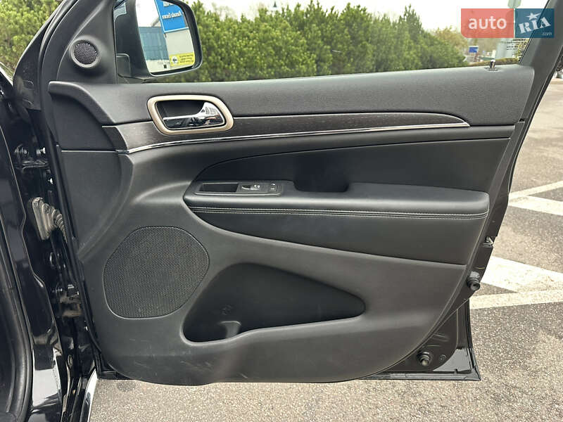 Внедорожник / Кроссовер Jeep Grand Cherokee 2016 в Киеве фото 25 Внедорожник / Кроссовер Jeep Grand Cherokee 2016 в Киеве