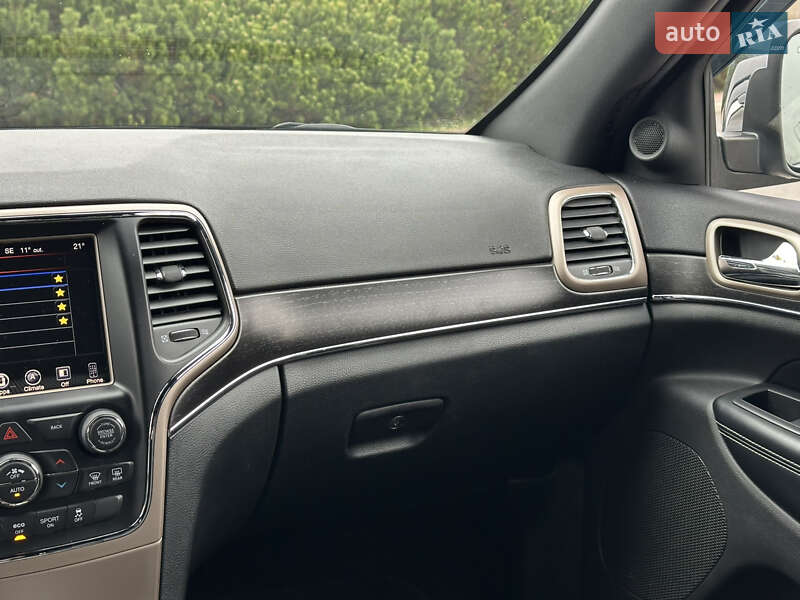 Внедорожник / Кроссовер Jeep Grand Cherokee 2016 в Киеве фото 31 Внедорожник / Кроссовер Jeep Grand Cherokee 2016 в Киеве