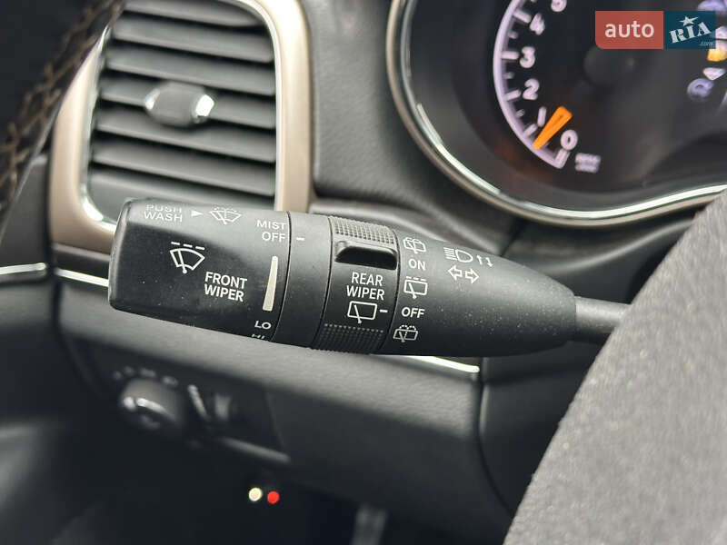 Внедорожник / Кроссовер Jeep Grand Cherokee 2016 в Киеве фото 36 Внедорожник / Кроссовер Jeep Grand Cherokee 2016 в Киеве