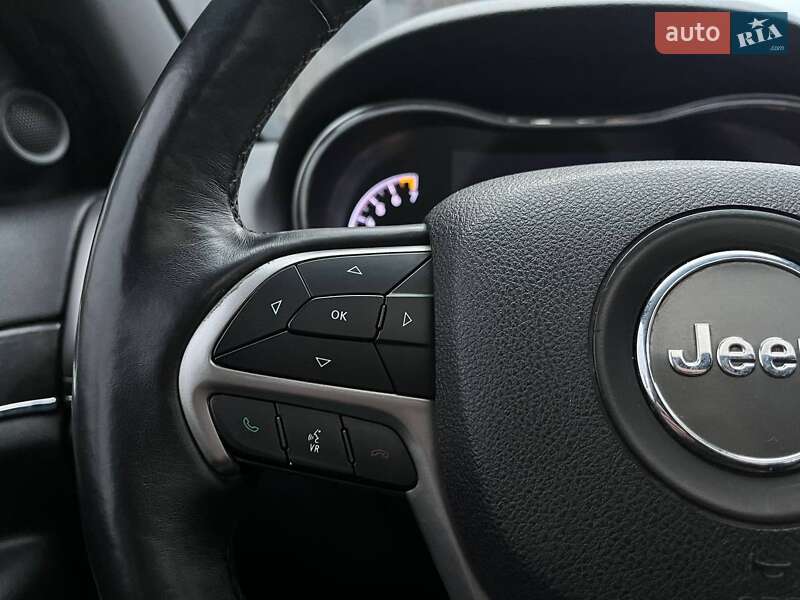 Внедорожник / Кроссовер Jeep Grand Cherokee 2017 в Киеве фото 30 Внедорожник / Кроссовер Jeep Grand Cherokee 2017 в Киеве