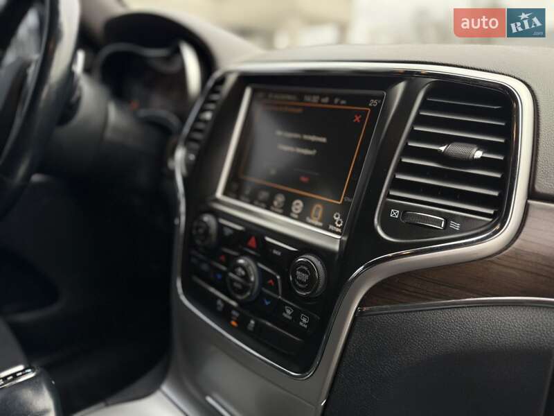 Внедорожник / Кроссовер Jeep Grand Cherokee 2013 в Черновцах