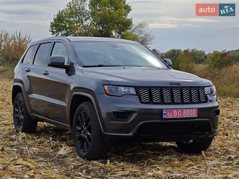 Внедорожник / Кроссовер Jeep Grand Cherokee 2017 в Лубнах