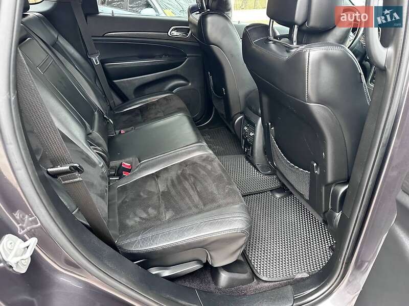 Внедорожник / Кроссовер Jeep Grand Cherokee 2016 в Кропивницком
