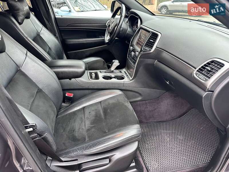 Внедорожник / Кроссовер Jeep Grand Cherokee 2016 в Кропивницком