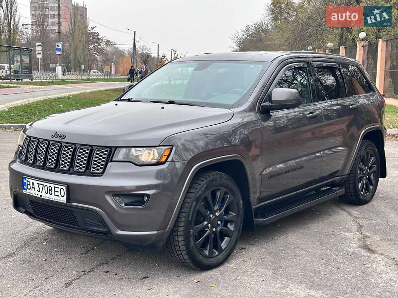 Внедорожник / Кроссовер Jeep Grand Cherokee 2016 в Кропивницком