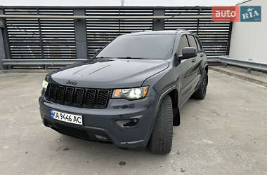 Внедорожник / Кроссовер Jeep Grand Cherokee 2017 в Киеве