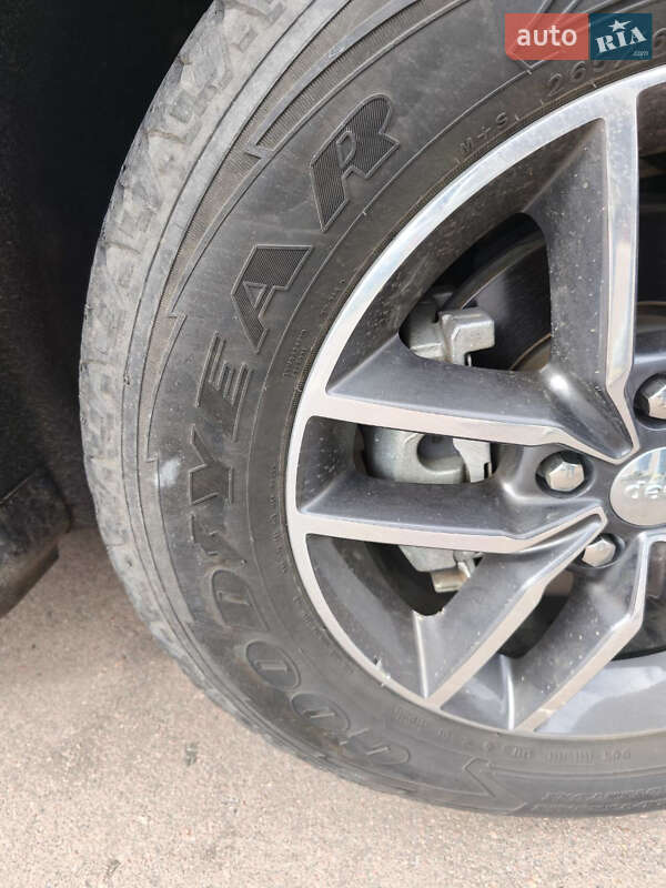 Внедорожник / Кроссовер Jeep Grand Cherokee 2017 в Киеве