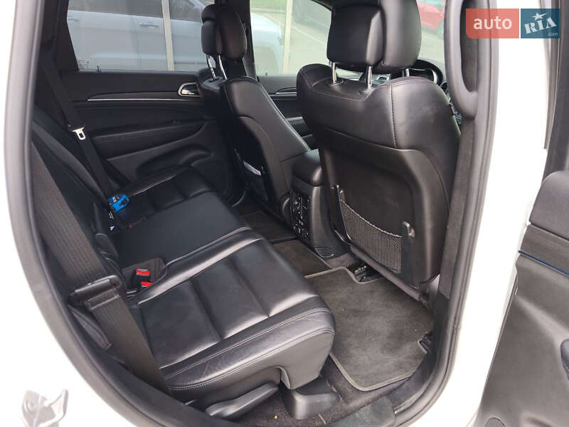 Внедорожник / Кроссовер Jeep Grand Cherokee 2017 в Киеве