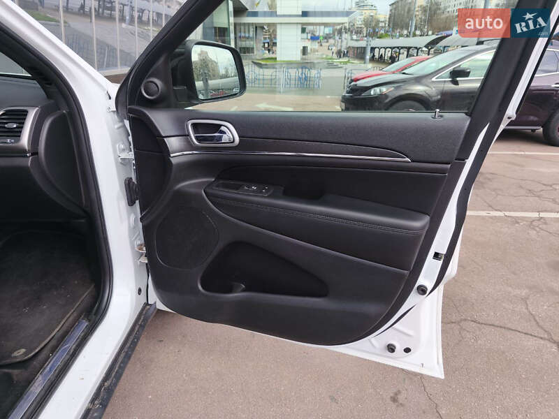 Внедорожник / Кроссовер Jeep Grand Cherokee 2017 в Киеве