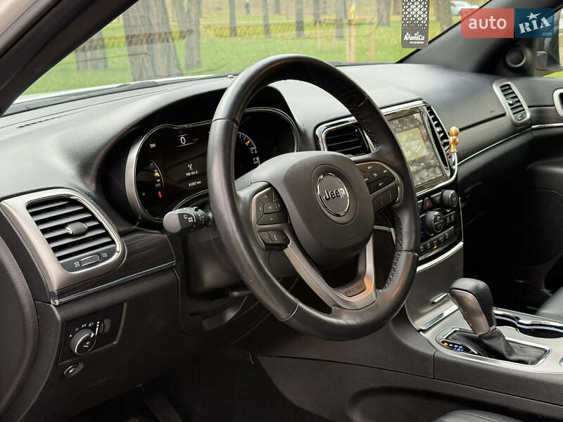 Внедорожник / Кроссовер Jeep Grand Cherokee 2021 в Киеве фото 31 Внедорожник / Кроссовер Jeep Grand Cherokee 2021 в Киеве
