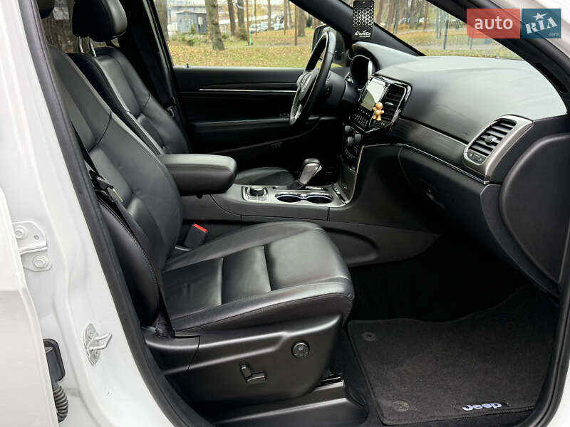 Внедорожник / Кроссовер Jeep Grand Cherokee 2021 в Киеве фото 64 Внедорожник / Кроссовер Jeep Grand Cherokee 2021 в Киеве