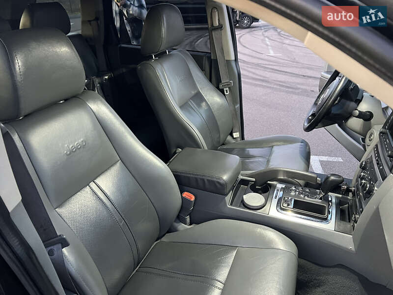 Внедорожник / Кроссовер Jeep Grand Cherokee 2007 в Ровно