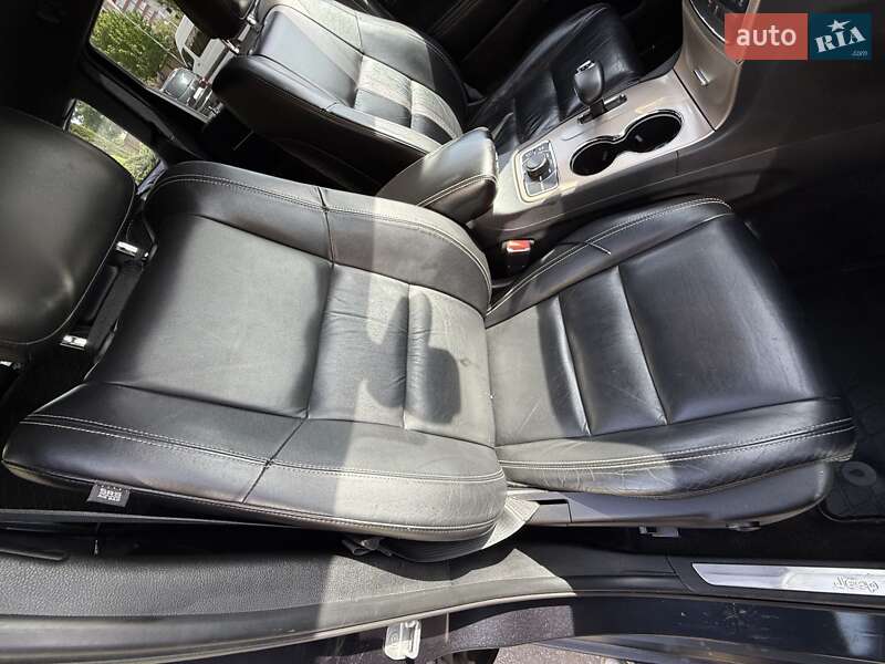Внедорожник / Кроссовер Jeep Grand Cherokee 2015 в Киеве фото 17 Внедорожник / Кроссовер Jeep Grand Cherokee 2015 в Киеве