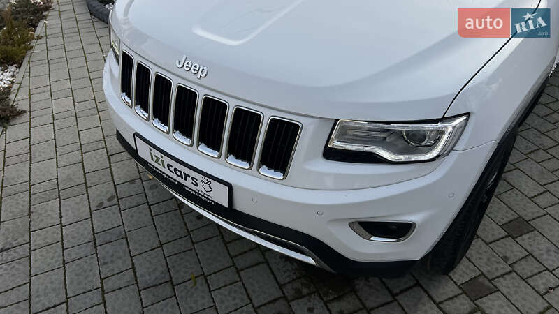 Внедорожник / Кроссовер Jeep Grand Cherokee 2016 в Львове