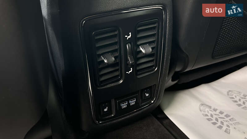 Внедорожник / Кроссовер Jeep Grand Cherokee 2016 в Львове