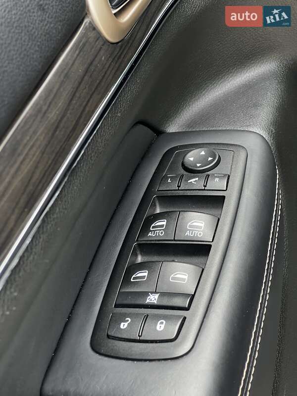 Внедорожник / Кроссовер Jeep Grand Cherokee 2015 в Львове