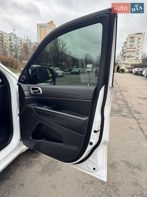 Позашляховик / Кросовер Jeep Grand Cherokee 2018 в Києві