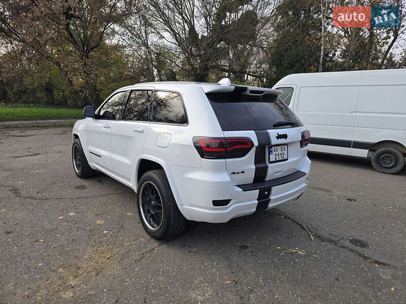 Позашляховик / Кросовер Jeep Grand Cherokee 2020 в Ужгороді