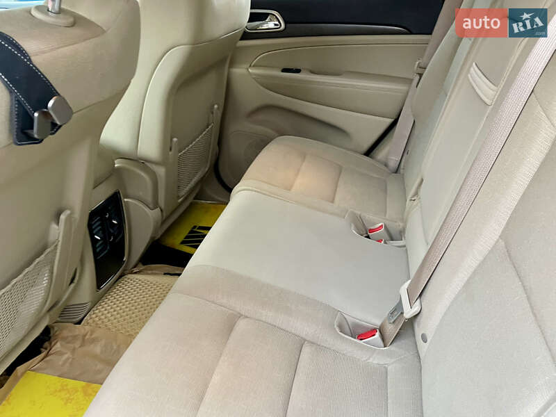 Внедорожник / Кроссовер Jeep Grand Cherokee 2017 в Киеве