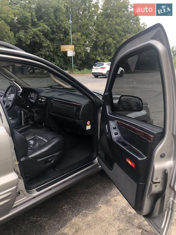 Внедорожник / Кроссовер Jeep Grand Cherokee 2002 в Виннице