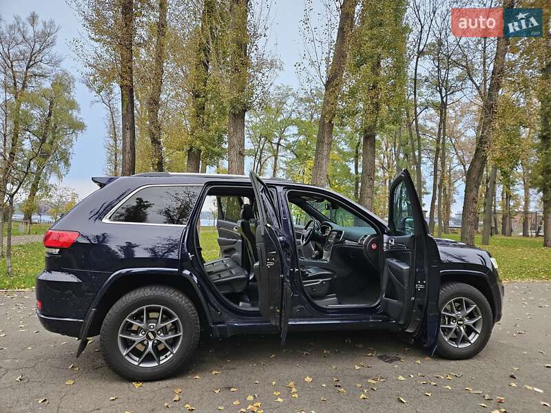 Внедорожник / Кроссовер Jeep Grand Cherokee 2018 в Киеве