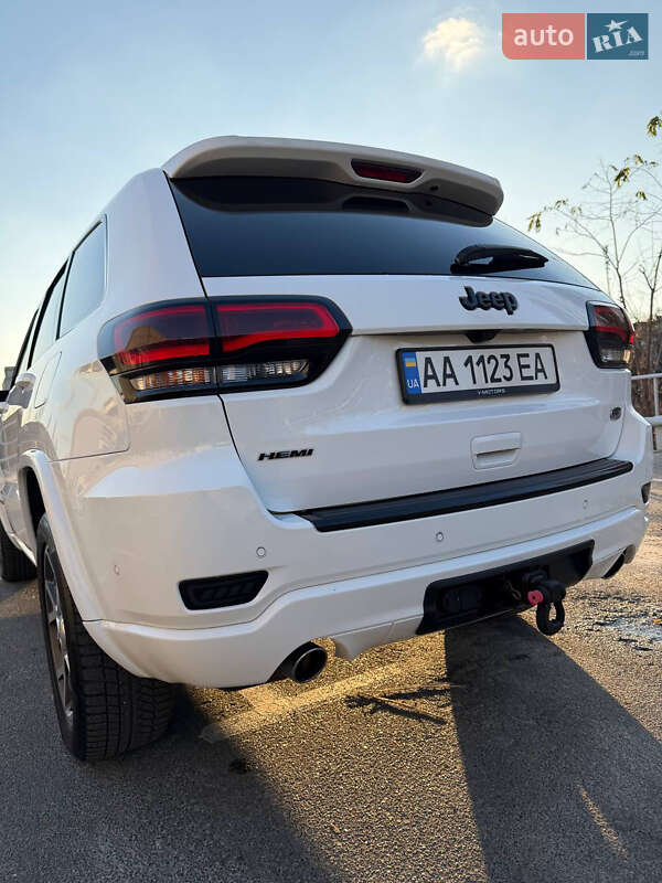 Внедорожник / Кроссовер Jeep Grand Cherokee 2016 в Киеве