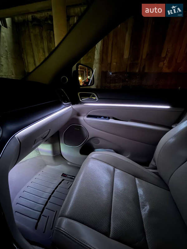 Внедорожник / Кроссовер Jeep Grand Cherokee 2016 в Киеве