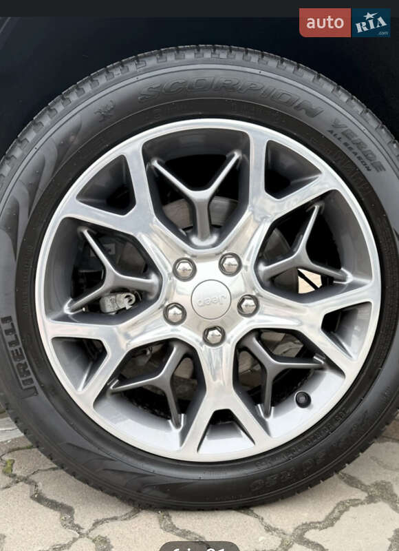 Внедорожник / Кроссовер Jeep Grand Cherokee 2021 в Киеве