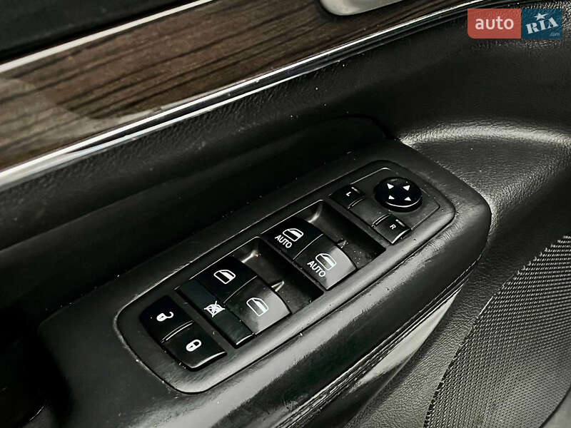 Внедорожник / Кроссовер Jeep Grand Cherokee 2019 в Киеве фото 18 Внедорожник / Кроссовер Jeep Grand Cherokee 2019 в Киеве