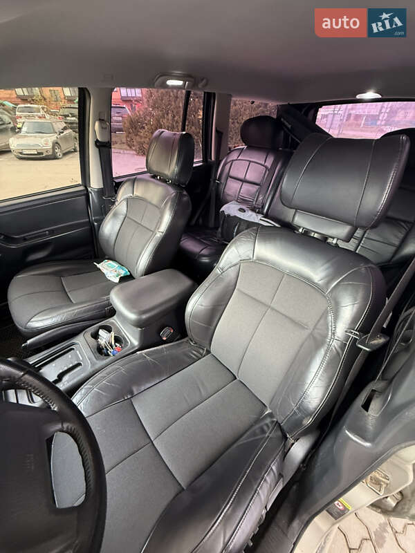 Внедорожник / Кроссовер Jeep Grand Cherokee 2004 в Каменец-Подольском