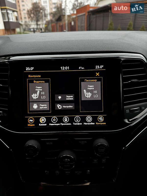 Внедорожник / Кроссовер Jeep Grand Cherokee 2019 в Киеве фото 18 Внедорожник / Кроссовер Jeep Grand Cherokee 2019 в Киеве