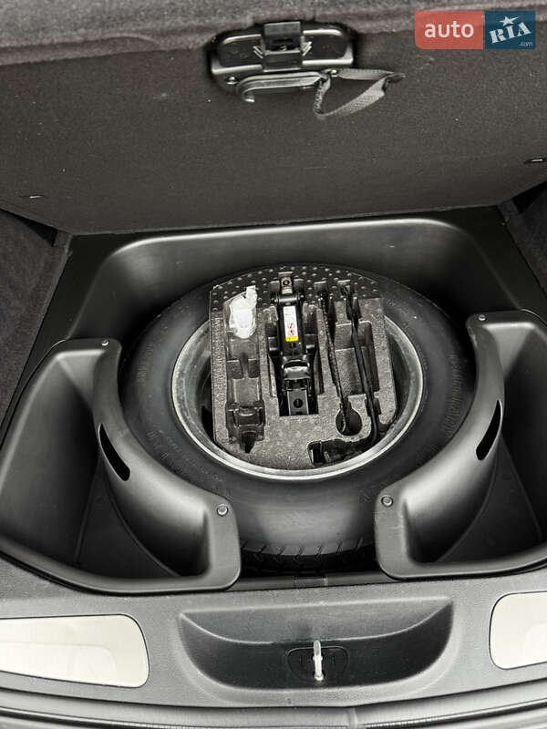 Внедорожник / Кроссовер Jeep Grand Cherokee 2019 в Киеве фото 24 Внедорожник / Кроссовер Jeep Grand Cherokee 2019 в Киеве