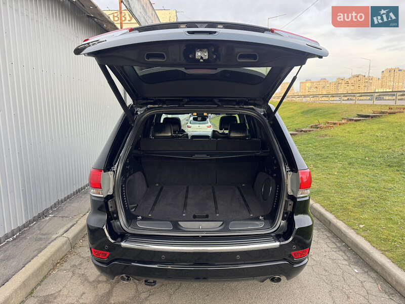 Внедорожник / Кроссовер Jeep Grand Cherokee 2016 в Киеве