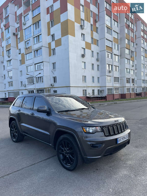 Внедорожник / Кроссовер Jeep Grand Cherokee 2019 в Харькове