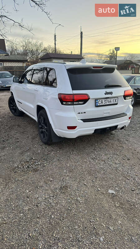 Внедорожник / Кроссовер Jeep Grand Cherokee 2017 в Смеле