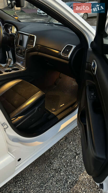 Внедорожник / Кроссовер Jeep Grand Cherokee 2017 в Смеле