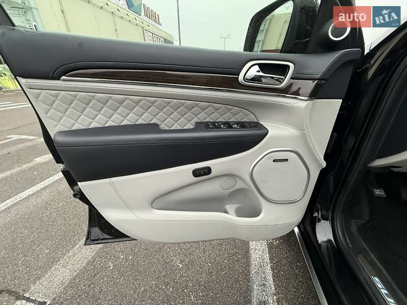 Внедорожник / Кроссовер Jeep Grand Cherokee 2019 в Киеве