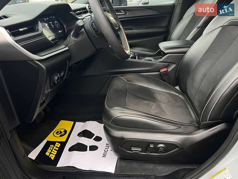 Внедорожник / Кроссовер Jeep Grand Cherokee 2023 в Ивано-Франковске