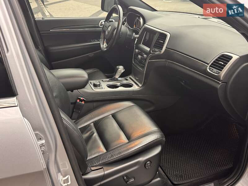 Внедорожник / Кроссовер Jeep Grand Cherokee 2018 в Киеве фото 15 Внедорожник / Кроссовер Jeep Grand Cherokee 2018 в Киеве