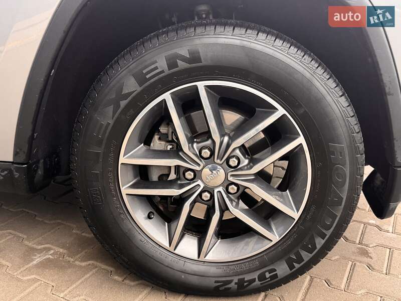 Внедорожник / Кроссовер Jeep Grand Cherokee 2018 в Киеве фото 20 Внедорожник / Кроссовер Jeep Grand Cherokee 2018 в Киеве