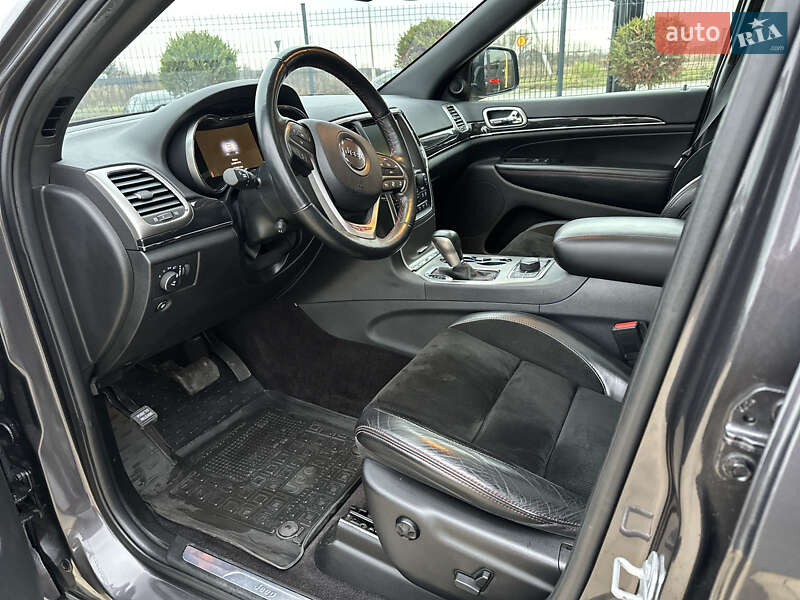 Внедорожник / Кроссовер Jeep Grand Cherokee 2016 в Львове